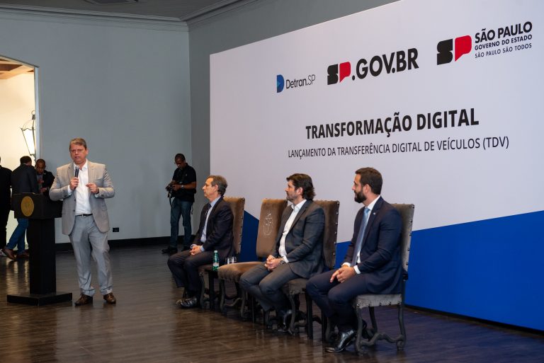 São Paulo oferece transferência de veículos de forma digital